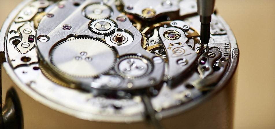 伯爵手表售后服务电话（伯爵表把脱落）