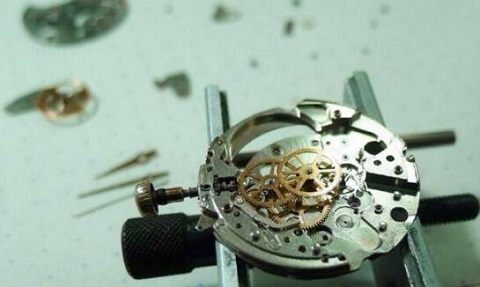 伯爵手表售后 服务中心（伯爵擒纵轮异常）